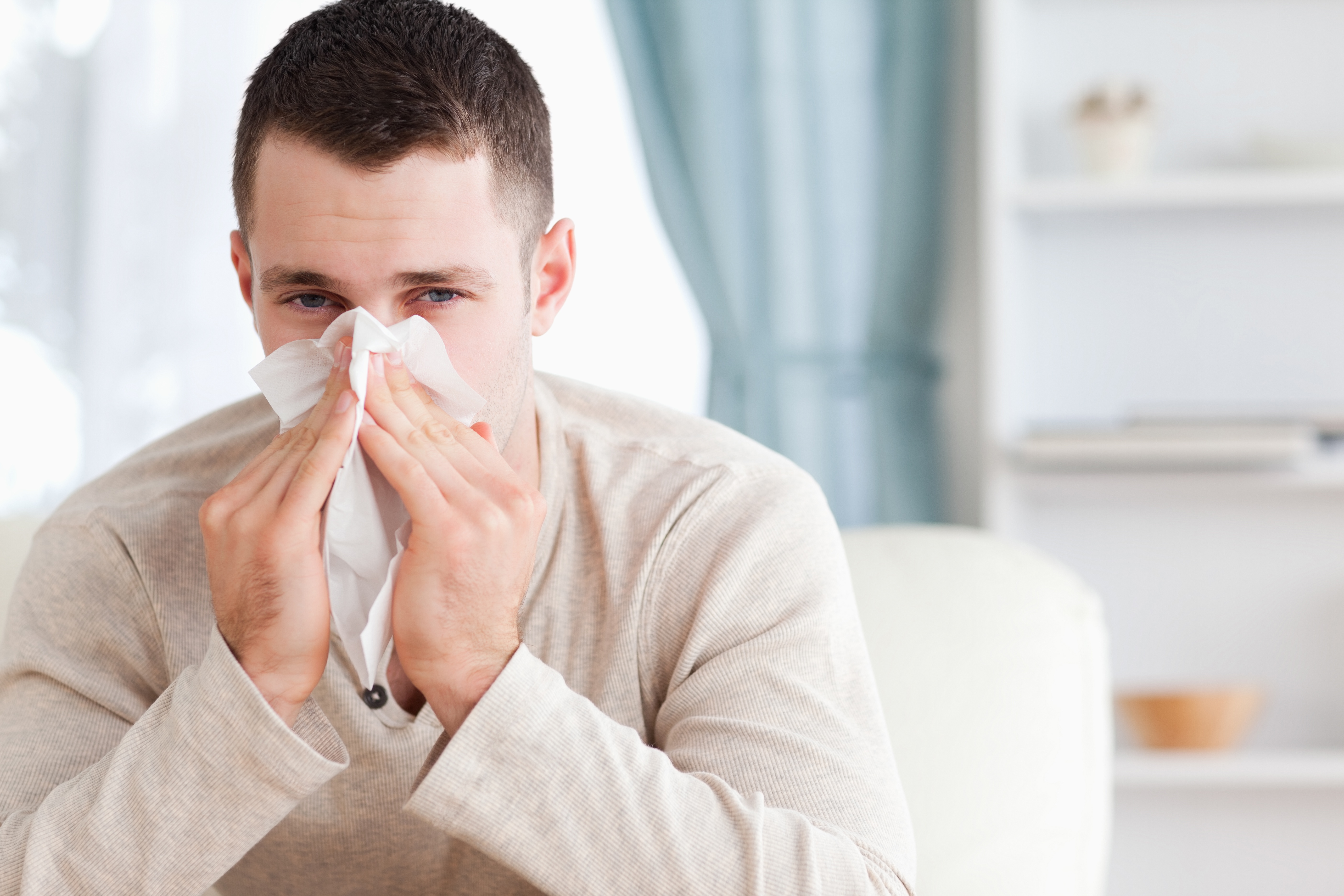 Аллергия насморк и чихание
